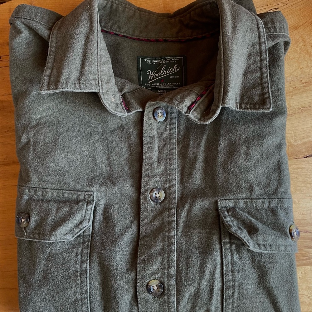 Men’s heavy duty 100% cotton Woolrich flannel button up